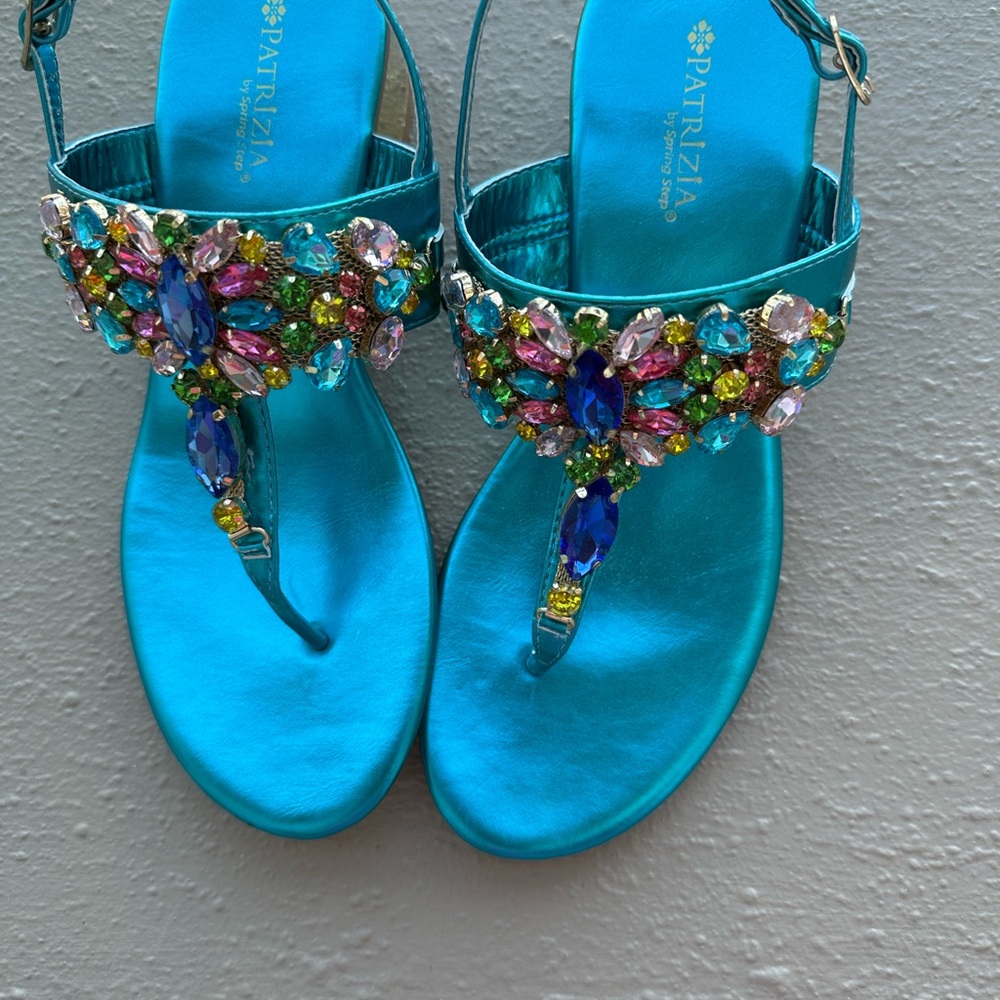 Blue Sandals with Vibrant Gemstone Embellishments